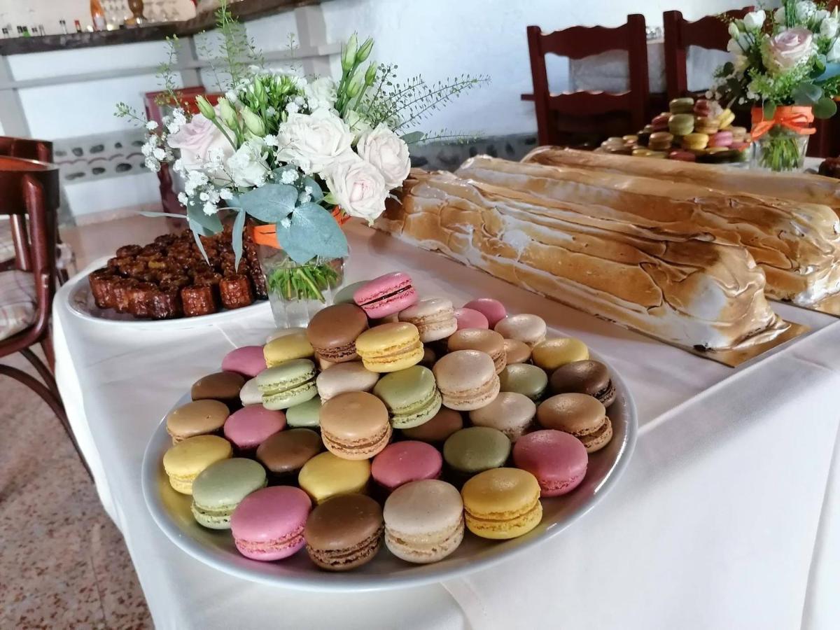 Au Feu De Bois Hotel Amou Ngoại thất bức ảnh