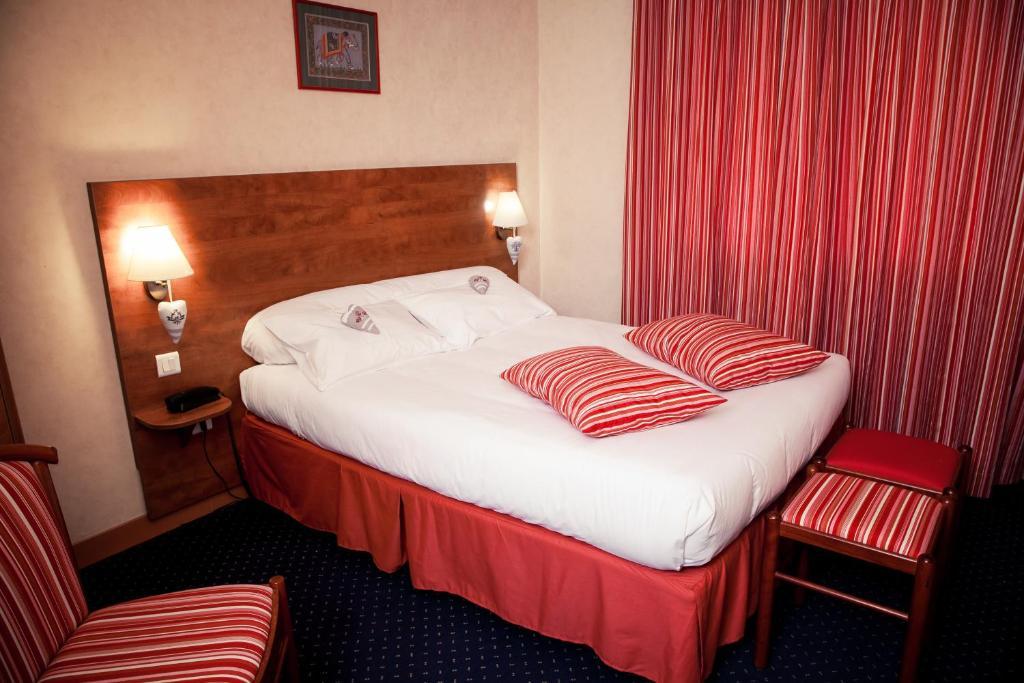 Au Feu De Bois Hotel Amou Phòng bức ảnh