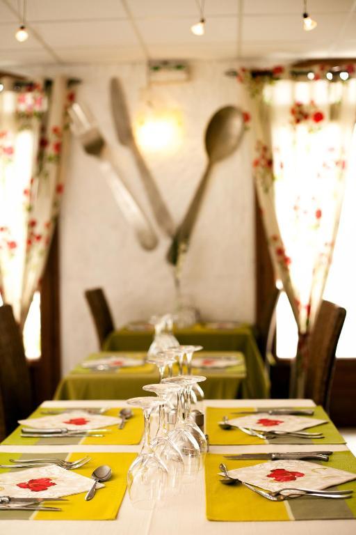 Au Feu De Bois Hotel Amou Ngoại thất bức ảnh